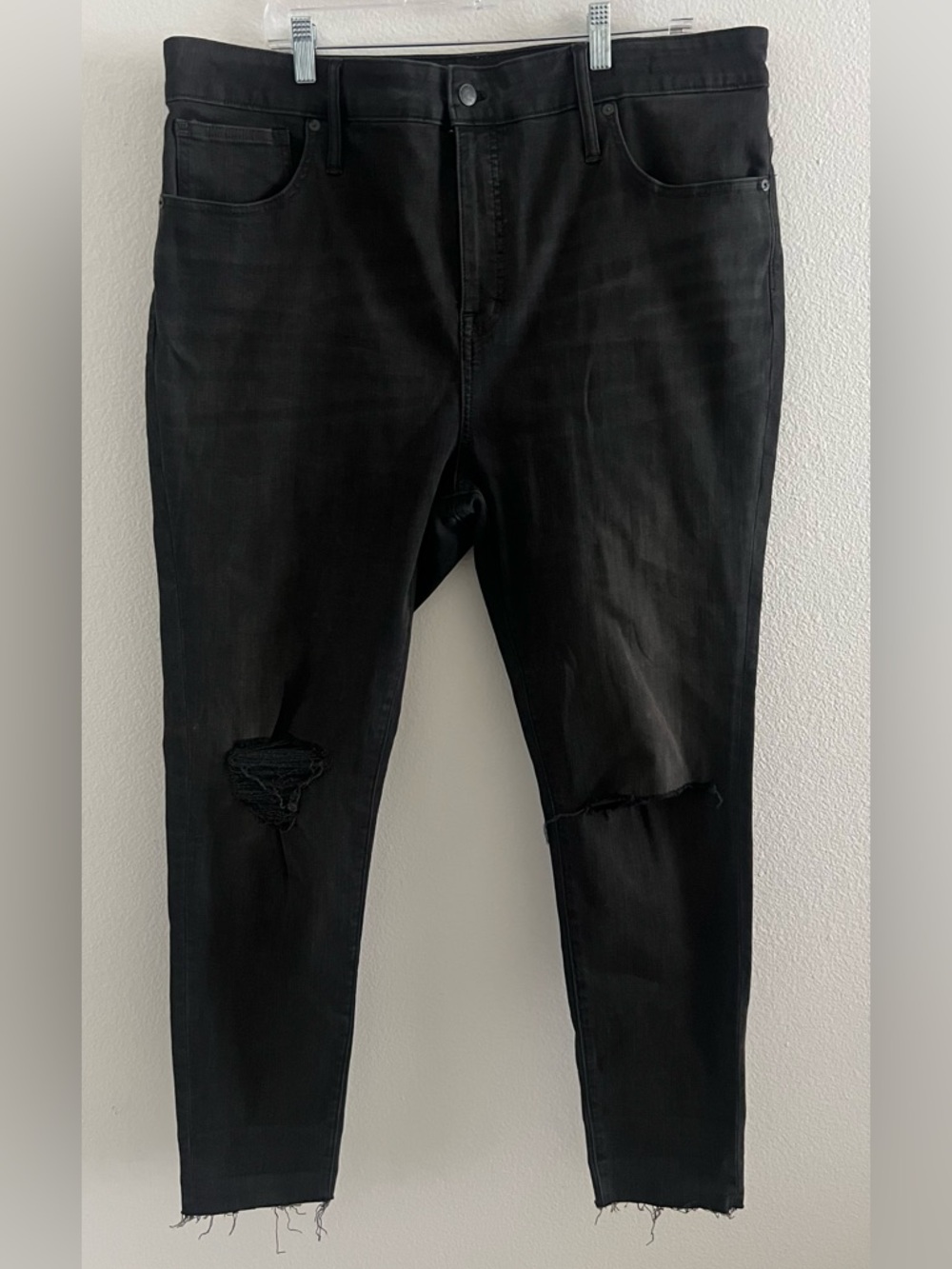 Madewell Curvy High Rise Skinny Jeans Distressed Ripped black Jeans size 35